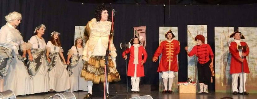 Με επιτυχία πραγματοποιήθηκε η θεατρική παράσταση “Ο Πόλεμος της Χαμένης Παντόφλας” του Ευγένιου Τριβιζά με την Υποστήριξη του Europe Direct της Περιφέρειας Κρήτης