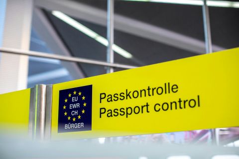 Η Ευρωπαϊκή Επιτροπή χαιρετίζει την πολιτική συμφωνία που επιτεύχθηκε σχετικά με τους νέους κανόνες που διευκολύνουν την εφαρμογή της έννοιας της ασφαλούς τρίτης χώρας
