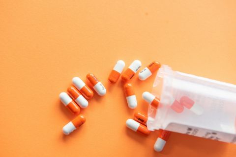 Κρίσιμα φάρμακα: η θέση του ΕΚ για τόνωση ανταγωνιστικότητας, αντιμετώπιση ελλείψεων