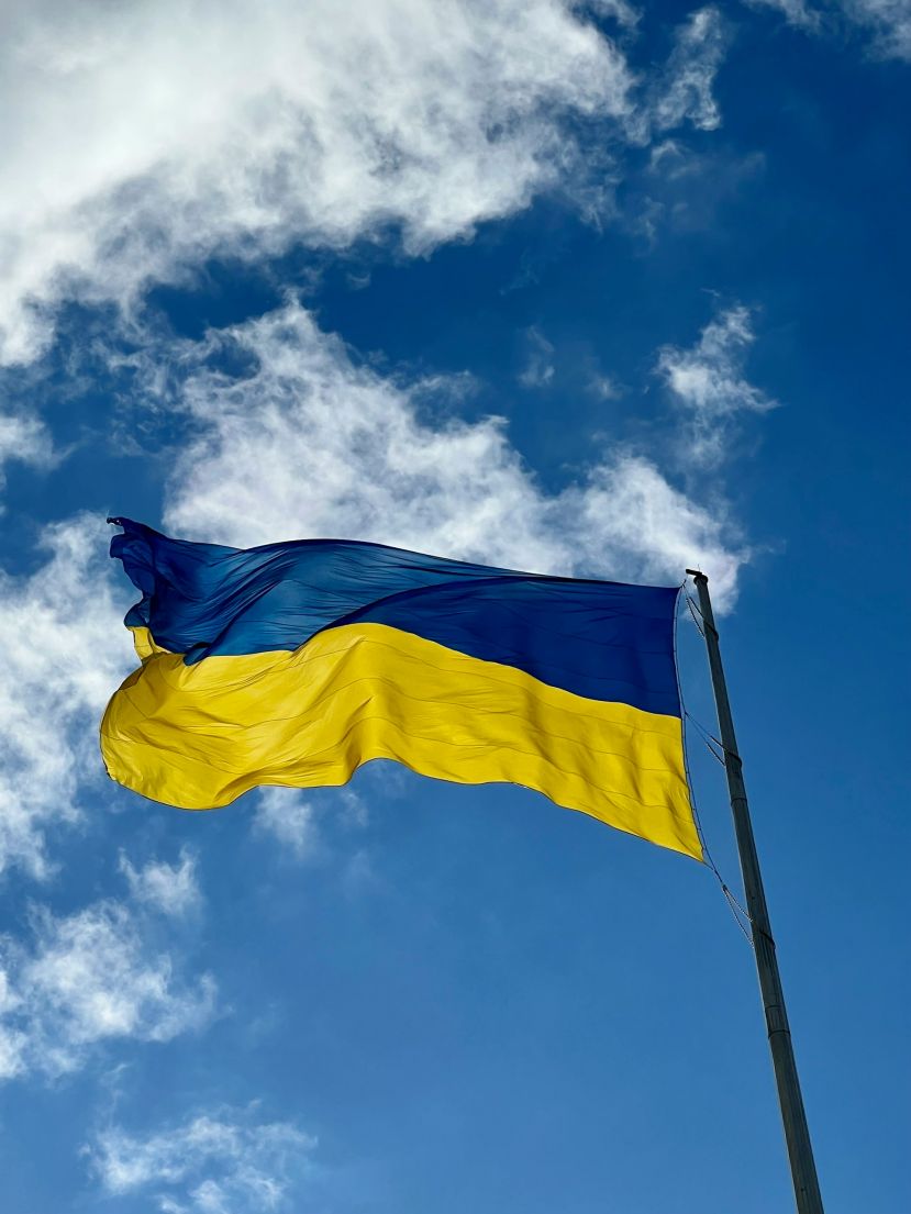 Δάνειο στήριξης προς την Ουκρανία: διαδικασία κατεπείγοντος στο ΕΚ