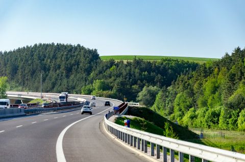 Η ΕΕ επενδύει 650 εκατ. ευρώ σε διασυνοριακές ενεργειακές υποδομές