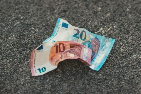 ΦΠΑ: Το Συμβούλιο εκδίδει και τυπικά νέους κανόνες για την απλούστευση της είσπραξης φόρων επί των εισαγωγών