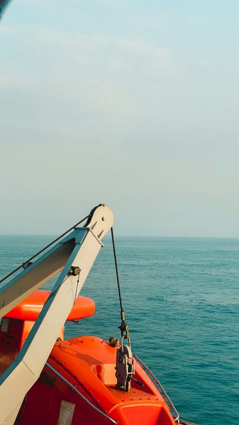 Ασφάλεια στη θάλασσα: Ναυτικές επιχειρήσεις ASPIDES και ATALANTA της ΕΕ: Επικαιροποίηση των εντολών τους από το Συμβούλιο