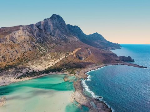 Εκθέσεις της Ευρωπαϊκής Επιτροπής δείχνουν ότι απαιτείται ταχύτερη πρόοδος σε ολόκληρη την Ευρώπη, τόσο για την προστασία των υδάτων, όσο και για την καλύτερη διαχείριση