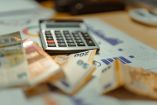 Η Ευρ. Επιτροπή εκφράζει την ικανοποίησή της για την απόφαση του Δικαστηρίου που επιβεβαιώνει σε μεγάλο βαθμό την εγκυρότητα της οδηγίας για επαρκείς κατώτατους μισθούς