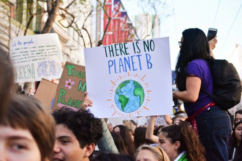 Η Ευρωπαϊκή Επιτροπή επιδιώκει να συγκεντρώσει απόψεις για να διαμορφώσει τη μελλοντική κλιματική ανθεκτικότητα της Ευρώπης