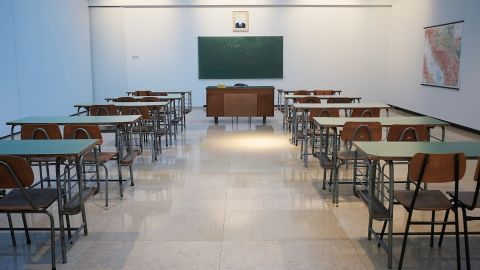 Η Επιτροπή αποφασίζει να παραπέμψει την Ελλάδα στο Δικαστήριο της ΕΕ λόγω των όρων απασχόλησης που εισάγουν διακρίσεις εις βάρος των εκπαιδευτικών δημόσιων σχολείων