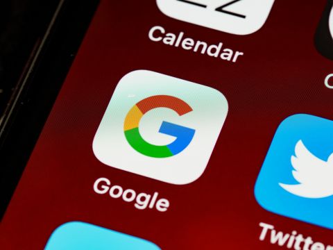 Η Επιτροπή παρέχει καθοδήγηση στην Google για τη διαλειτουργικότητα της ΤΝ στο Android και την κοινοχρησία δεδομένων της αναζήτησης Google στο πλαίσιο της πράξης για τις ψηφιακές αγορές