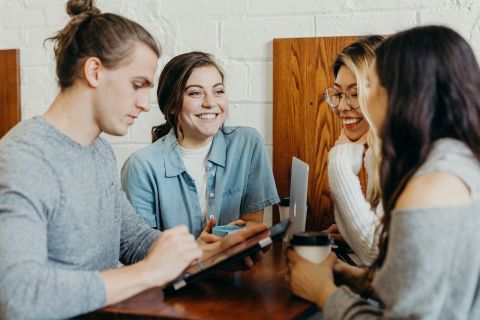 To 2023 το Erasmus+ στήριξε 1,3 εκατ. ευκαιρίες μάθησης στο εξωτερικό και 32.000 έργα