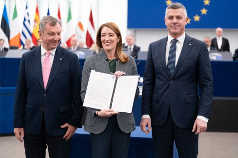 «Πράσινο φως» για τον προϋπολογισμό της ΕΕ του 2026: ανταγωνιστικότητα, έρευνα, ασφάλεια